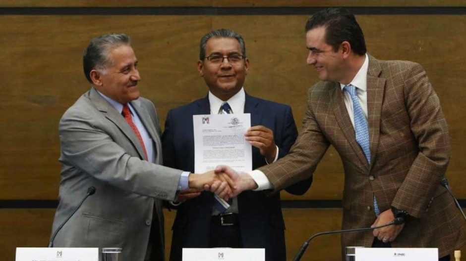 Alberto Jiménez se registra como candidato del PRI por Puebla