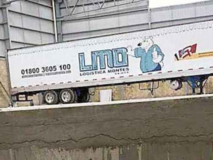 Director de Semefo destituido por cuerpos en tráiler, niega responsibilidad