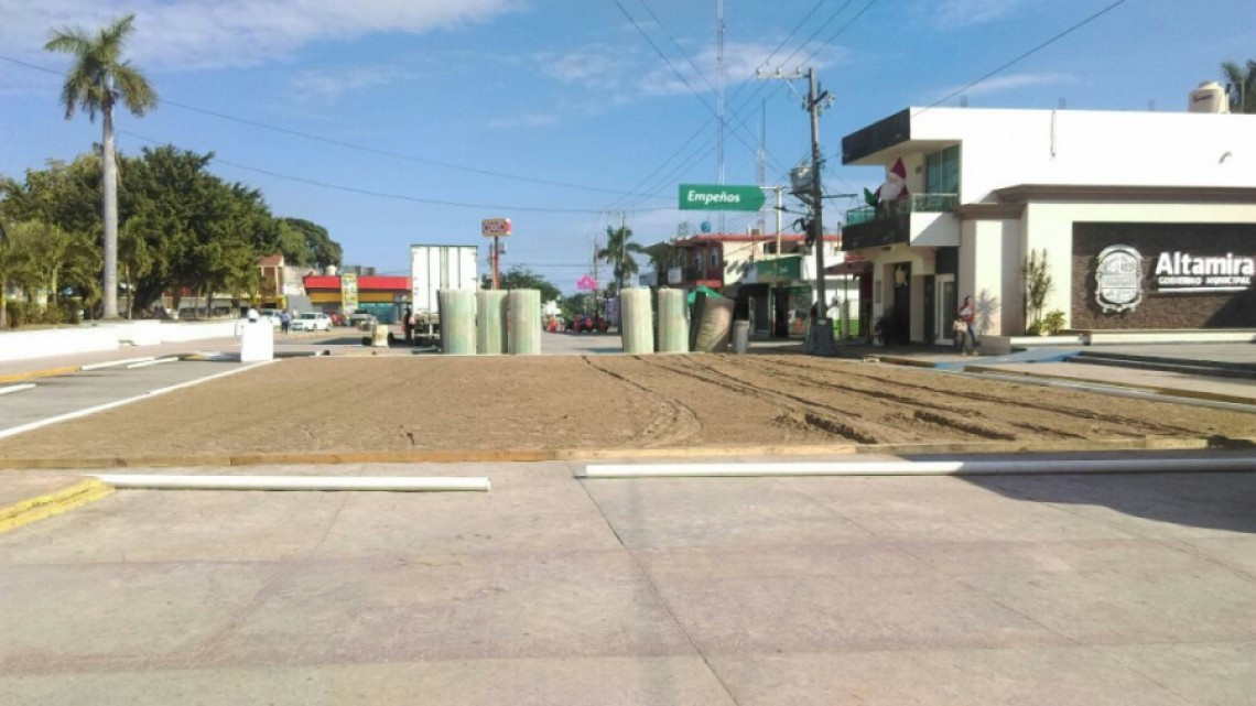 Instalan pista de hielo en centro de Altamira