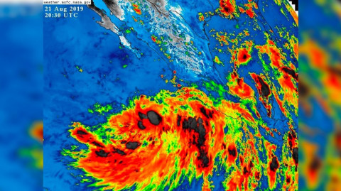 Depresión 10E se convierte en tormenta tropical ‘Ivo’