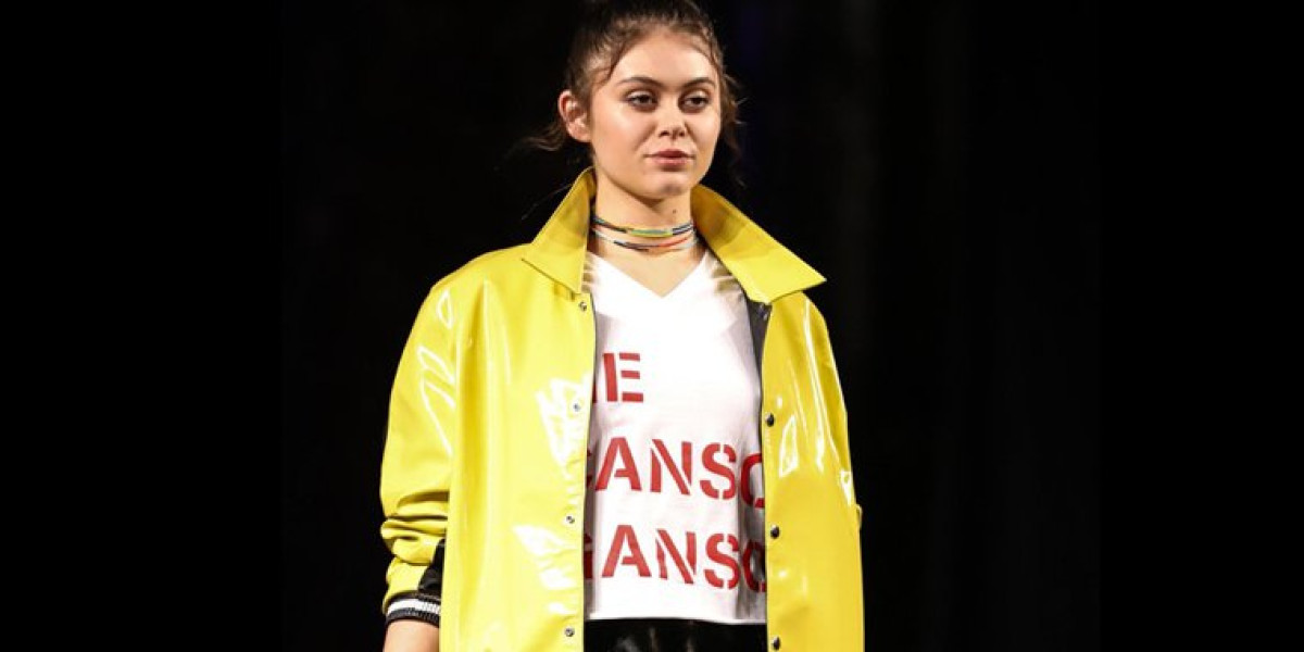  “Me canso ganso” de AMLO llega al New York Fashion Week