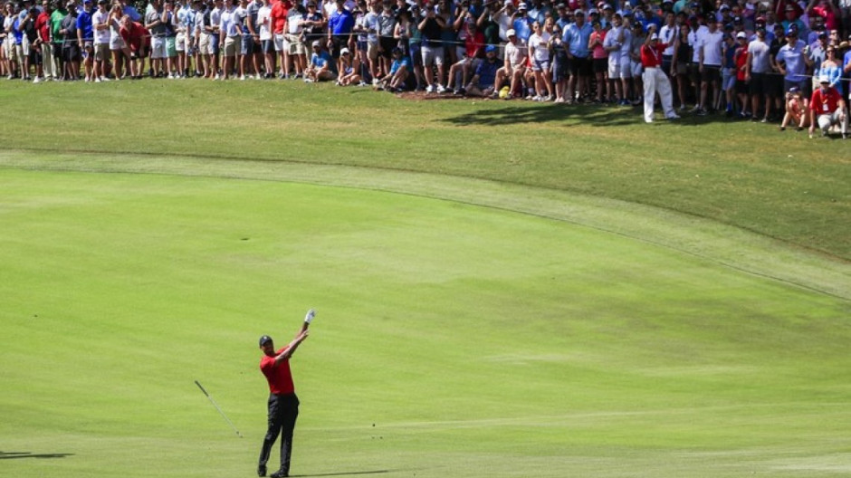 Resurge Tiger Woods y consigue su título 80