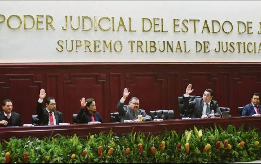Suspenden a magistrado Avelar señalado por nexos con el narcotráfico