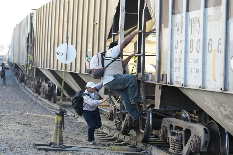 Migrante sufre amputaciones al caer de tren en Piedras Negras
