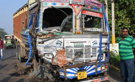 Al menos 18 muertos y 5 heridos tras accidente de tráfico en India