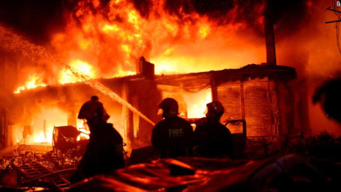 Deja al menos 11 personas por incendio en una fábrica en Bangladesh