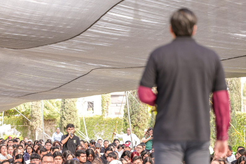 Carlos Peña Ortiz Compromiso con la Juventud Por un Mejor Futuro