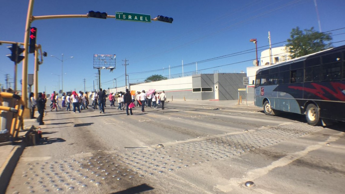 Bloquean avenida y exigen que vuelva la paz