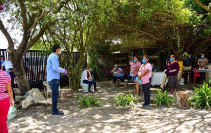 Voluntariado DIF Reynosa lleva apoyo alimenticio al ejido Periquitos