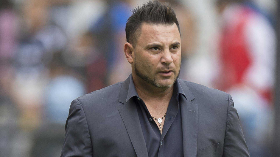 El “turco” Mohamed muy cerca de dirigir en Europa