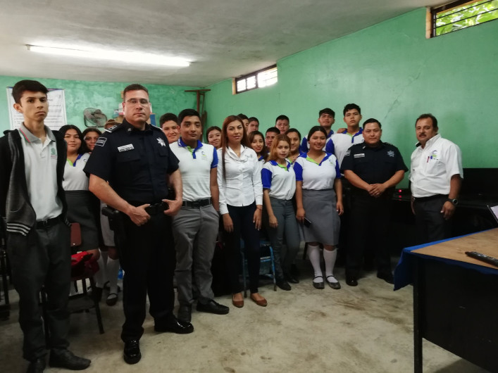 Orientan a jóvenes con plática en prevención sobre “delitos cibernéticos”