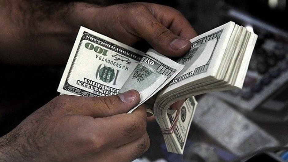 Dólar cotiza en 18.61 pesos a la venta 