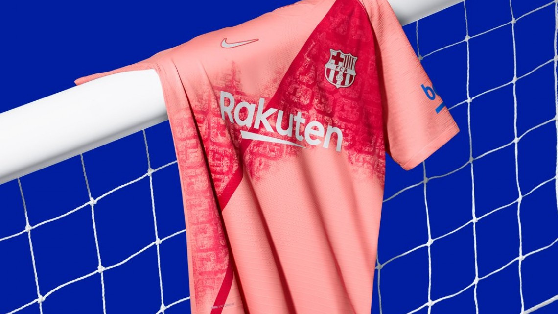 El Barcelona presenta su tercera equipación