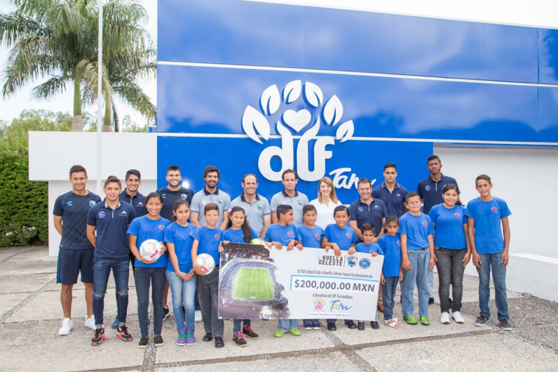 Hacen donativo Jaiba Brava y Correcaminos a DIF Tamaulipas