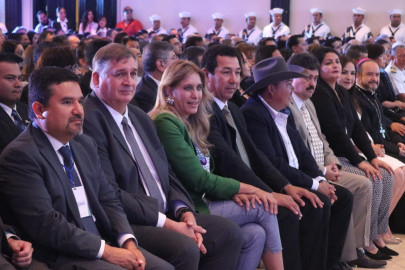 Asiste Alcaldesa Maki Ortiz a Informe de Gobierno en Valle Hermoso