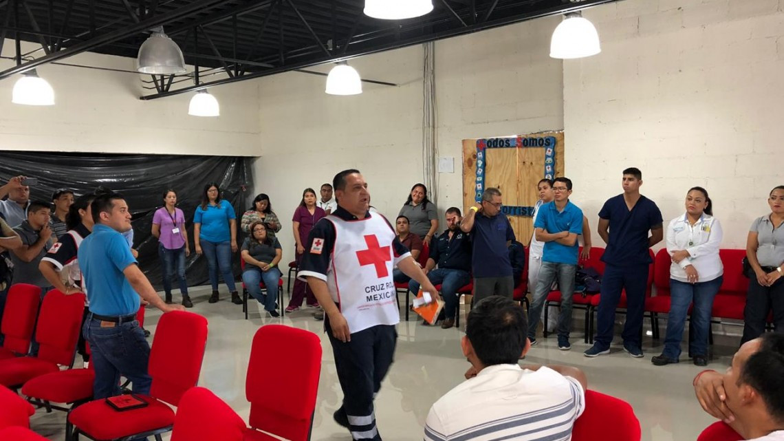 Entrena Cruz Roja a elementos de Protección Civil