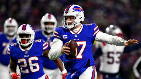 Bills apalean a los Patriotas y siguen en busca del Super Bowl 