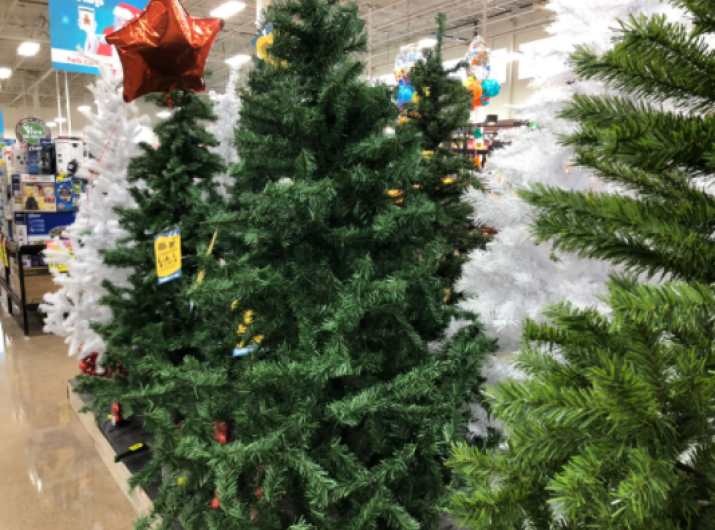 Comercios buscan reactivar la economía con la venta de artículos navideños en Nuevo Laredo