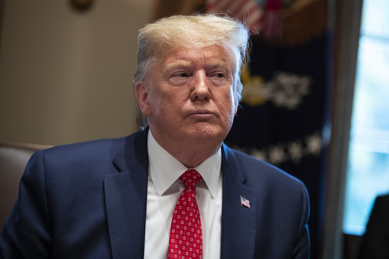 Trump restringe acceso a periodistas de Bloomberg News