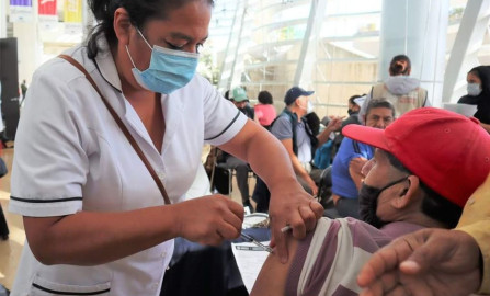 Aplicarán refuerzo de la vacuna anti-Covid a los adultos mayores en Nuevo Laredo