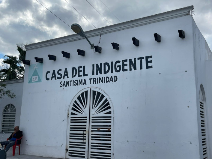 Solicitan apoyo para localizar a familiares de hombre fallecido en Casa del Indigente