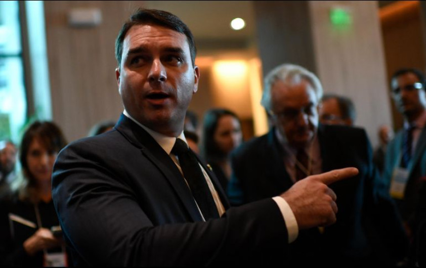 Hijo mayor de Bolsonaro da positivo a Covid-19 