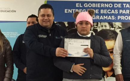 Estímulos educativos a más de 20 mil alumnos en Reynosa