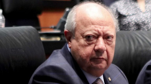 Emiten denuncia a Romero Deschamps por robo de combustible