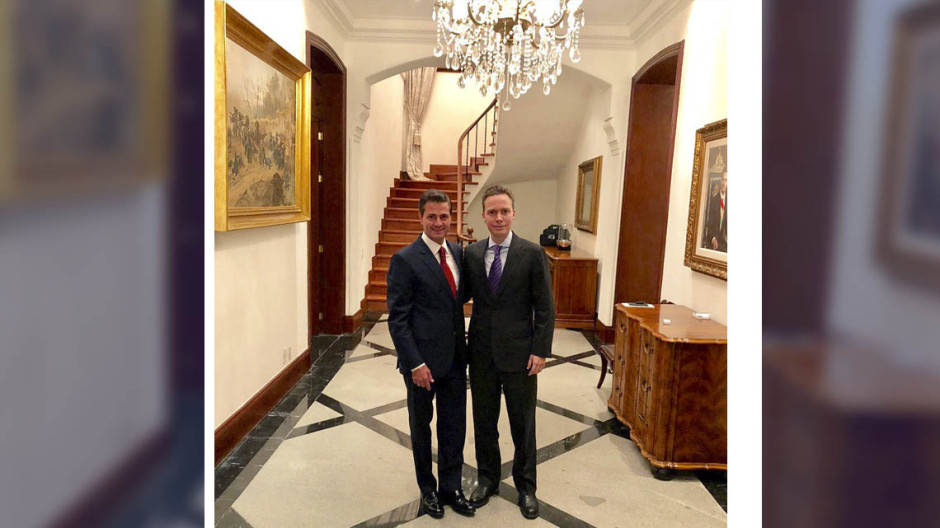 EPN y Manuel Velasco sostienen reunión