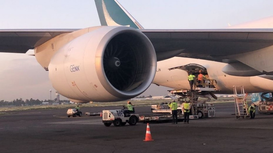 Llega al AICM cargamento con dos millones de vacuna SinoVac