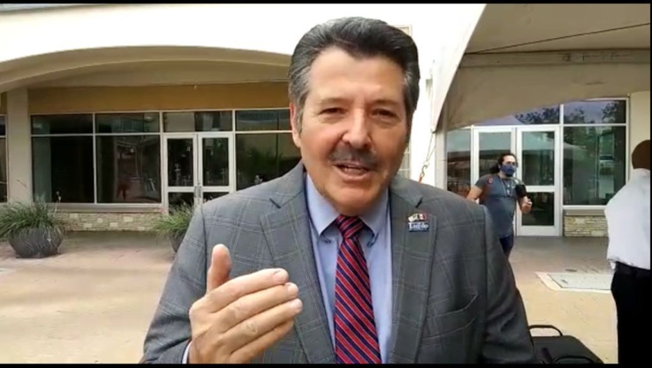 Felicita Pete Saez a Carmen Lilia Canturosas