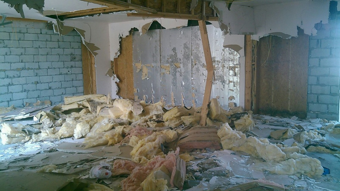 Colapsa techo de una casa en Las Haciendas