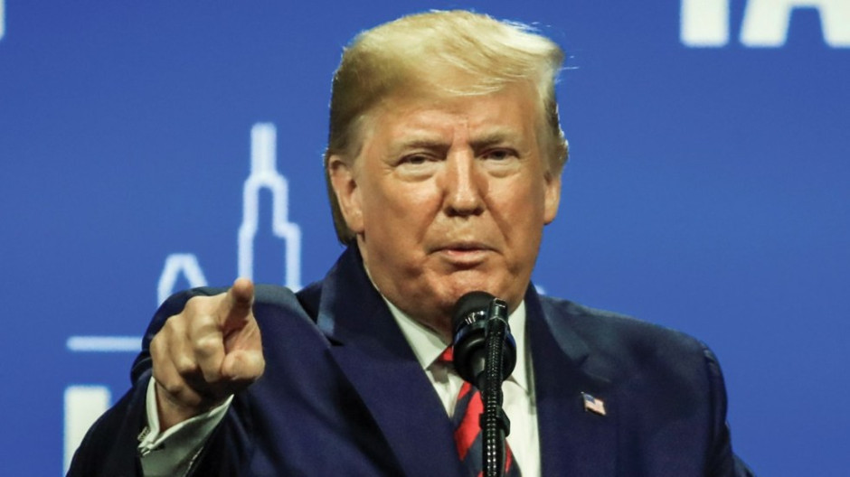 Demandan a EU por pedir seguro médico a migrantes