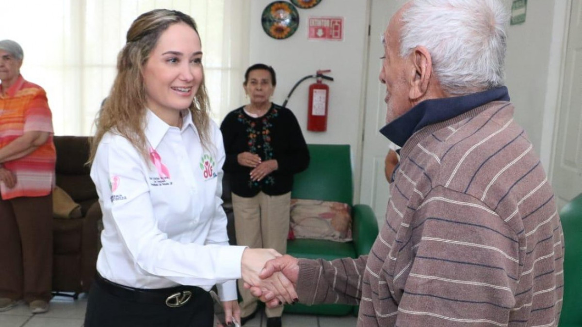 Convive la Presidenta del DIF Madero con abuelitos de la Estancia Diurna