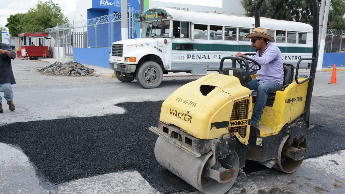 Reparan calles por instrucciones del Gobierno de Reynosa