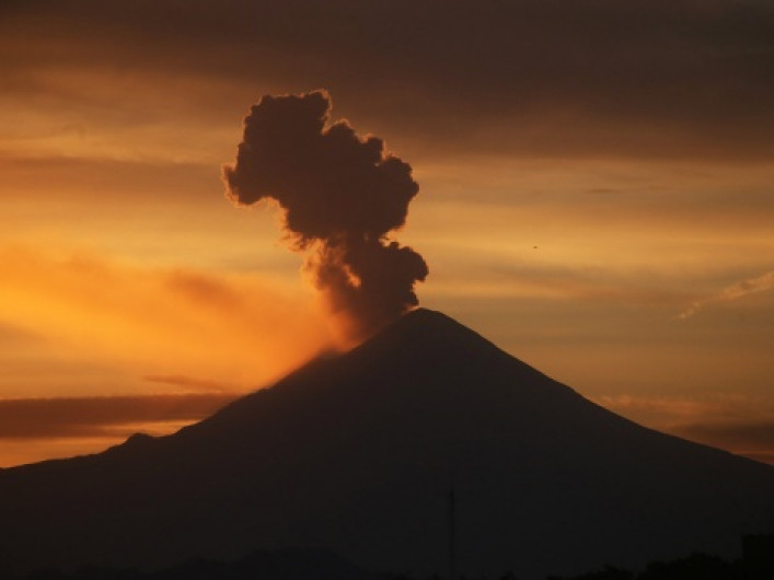 Volcán Popocatépetl registra actividad