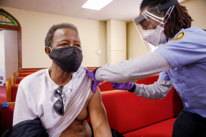 Dos hospitales de Veteranos en Florida eliminan requisitos para vacunación anticovid