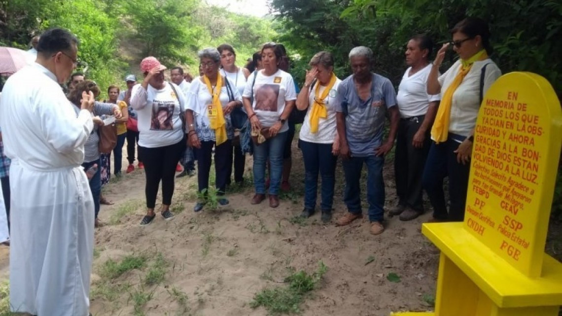 Terminan trabajos en la fosa clandestina más grande del país, Colinas de Santa Fe