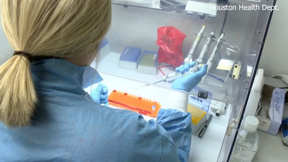 Suman 8 casos de Covid-19 en el área de Houston