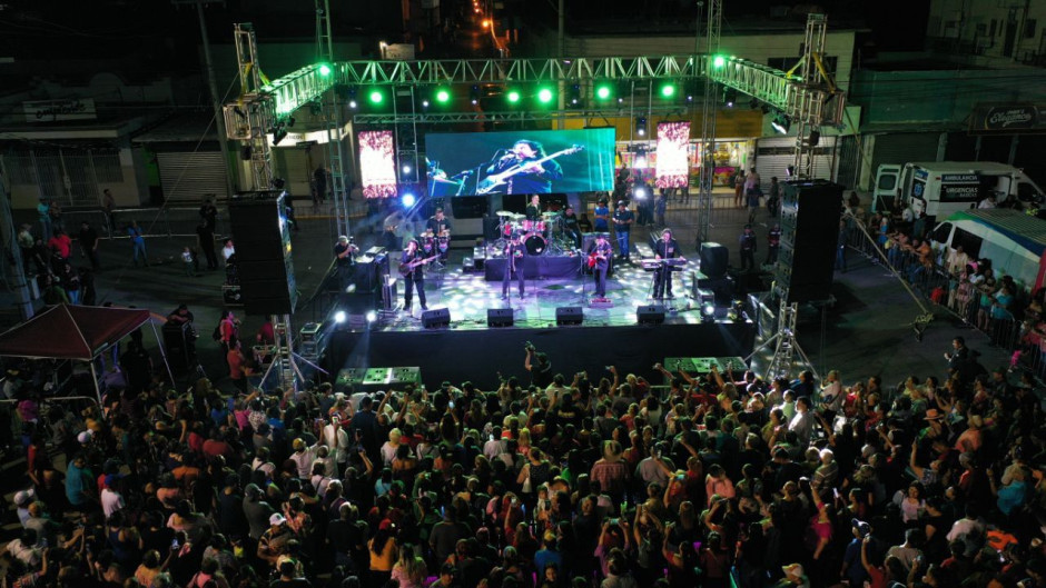 Celebran Día de las Madres con evento masivo 