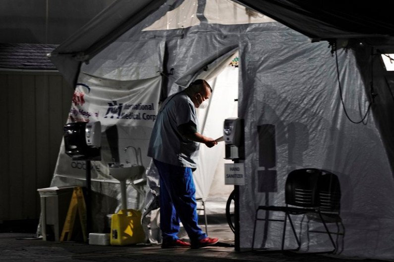 Estados Unidos espera el mes más sombrío de COVID-19 en enero