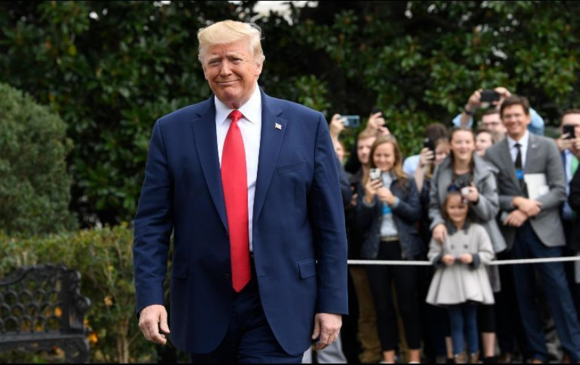 Citan a más funcionarios para el juicio político contra Donald Trump