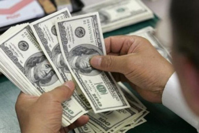 Dólar se cotiza en 19.12 pesos a la venta en casas de cambio 