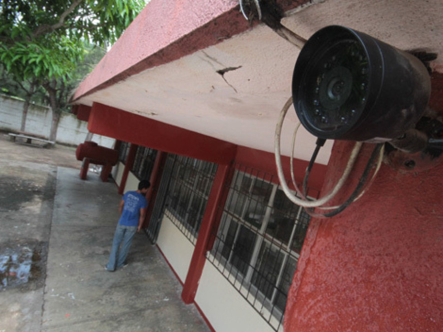 Podrían enlazar videovigilancia de escuelas públicas con el C-4