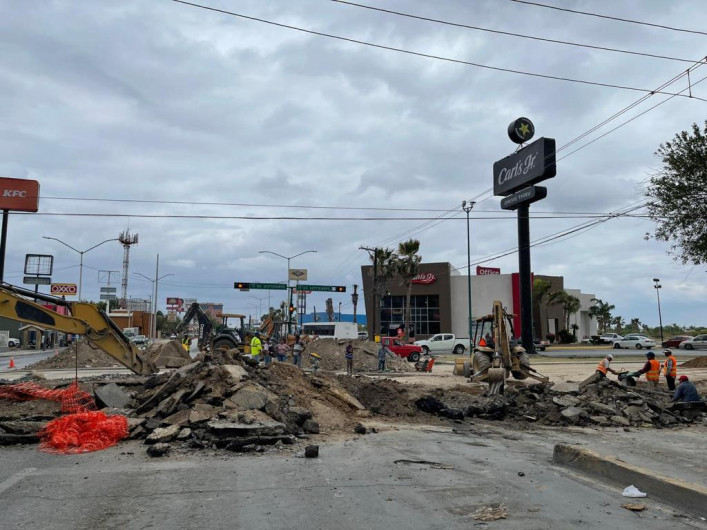 Avanza obra de drenaje sanitario y pluvial en Avenida Reforma 