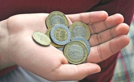 Magistrada consigue amparo contra reducción de salario