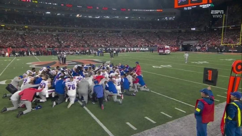 Damar Hamlin se desvanece en pleno juego; es trasladado a hospital