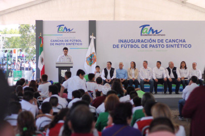 Inaugura Gobernador Cancha de pasto sintético