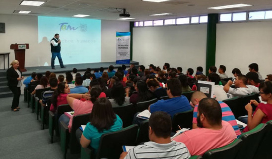 Capacitan a padres de familia para prevenir embarazo en adolescentes