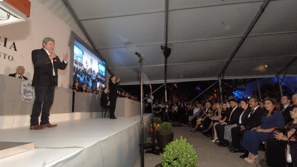 Rinde “Xico” protesta como alcalde de Victoria 